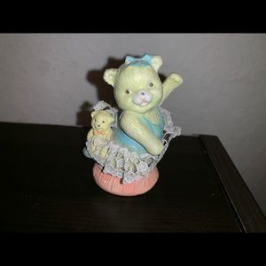 1995 Dancing mom+baby bear